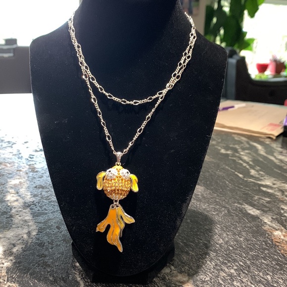 FIFTH AVENUE COLLECTION cute & sparkly Fish 🐠 Necklace - Picture 1 of 8